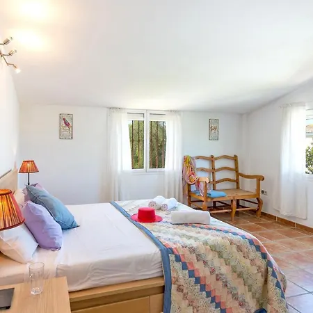 Alegria - Option Of Heated Pool - Sleeps 8 Villa